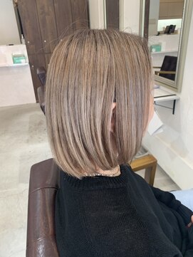 フェリア 渋谷(Feria) ケアブリーチ　プラチナベージュ