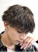 渋谷波巻きスパイラルパーマシャドウパーマメンズセンターパート