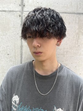 イズ(iss) 波巻きパーマ