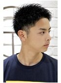 ツーブロック刈り上げショートツンツンアップバング