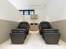 リーフヘアー(REEF hair)の雰囲気(フルフラットのシャンプー台でおくつろぎ頂けます。)