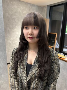 ルル(Lulu) ロングホワイトルーツカラー
