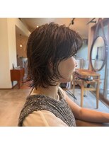 ツナグ(tsunagu) レイヤーボブにラフなニュアンスパーマ