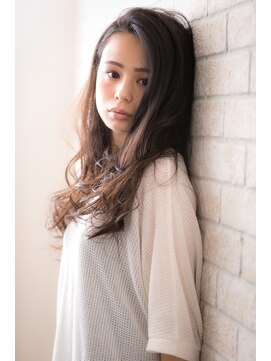 エルデ ナインズ ヘアー スタンド 川口店(elde 9's HAIR STAND) 22モーブカラー&セミウェットなワイドバングなくびれミディ 川口