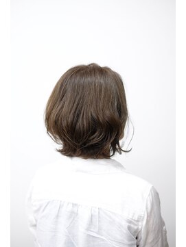 バングス(bangs) イルミナオーシャンの動きあるボブスタイル。