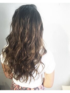 トーク 伊丹本店(TAL'KE) ラベンダーアッシュロングウェーブ