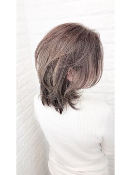 ミッシェル アフロート(michelle afloat) 20代30代40代50代小顔くびれ表面軽めレイヤーCカーブカット