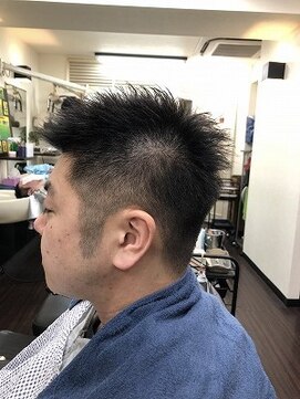 理容室クレオ 新宿 ソフトモヒカン調ショートヘア