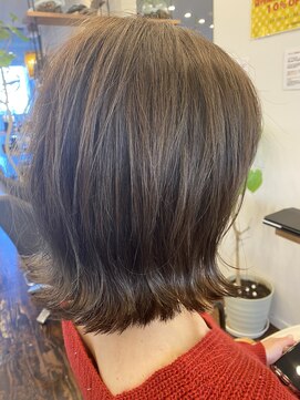 オルガ ヘアアンドメイク(Oluga hair&make) グレイカラー切りっぱなしボブ