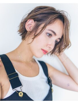 ピズム(PISM) 耳かけニュアンスイメチェンボブ/フォギーベージュ