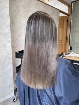 ラフトーキョウセカンド(RAF TOKYO 2nd) コントラストが◎ NAO流shadowroots×バレイヤージュ