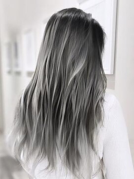 オーブ ヘアー カルロ 秋田店(AUBE HAIR calro) 【AUBE HAIR】ホワイトグレーハイライト_シースルーストレート