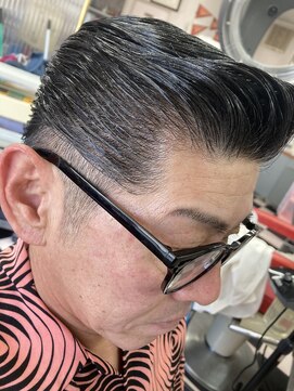 ハウディー(HOWDY) 1950年代を彷彿させるリーゼント　ダックテイル【HOWDY前橋店】