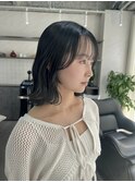 くびれレイヤーミディアム×透明感ブルーブラック暗髪