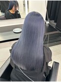 グレーに落ちるネイビーブルー
