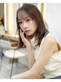 髪の毛が柔らかく見えるベージュカラー