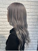 透明感たっぷりシルバーグレージュカラー