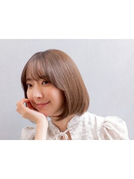 施術を繰り返すたびに髪がキレイに、扱いやすくなる喜びの変化。ダメージレスにお気に入りのカラーへ！