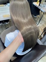 エヌプラスリタ 近鉄八尾(N+lita)&nbsp;黒髪クラゲヘアーオリーブグレー小顔ココアベージュ