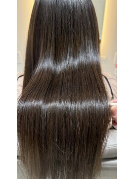 髪質改善カラーで艶々に！