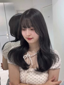 光に溶けるツヤ透明感ヘア