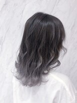 リー 京橋(Lee)&nbsp;［Lee京橋］ゆるふわミディxホワイトバレイヤージュ