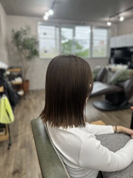 アフェクション(Affection) 【肩ではねる長さを活かす】切りっぱなしのミディアム