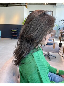 オーケストラ(Orchestra) ロングレイヤーオリーブベージュ白髪ぼかしグレイカラー30代40代