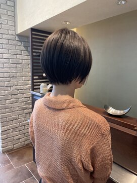 エルサフィロ ヨドヤバシ(el zafiro yodoyabashi) コンパクトショート グレージュカラー