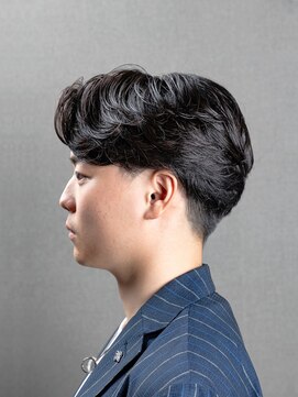 ビーダンディー(Bee dandy) ビジネスツーブロック ナチュラルパーマ かき上げアップバング