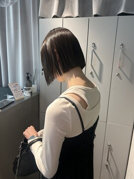 リラス 博多(rilas) ミニボブ　外はねボブ　ブルーブラック　イメチェン