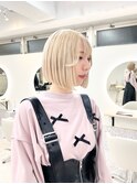 前下がりボブ×ブロンド