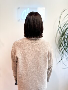 グランツ(GLANZ) 暗髪外はねスタイル