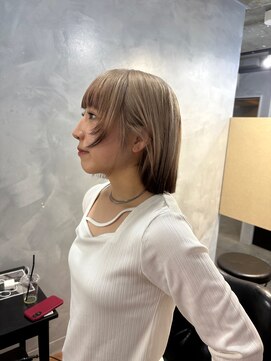 ジーナ(XENA) ホワイトグレージュ　デザインカラー