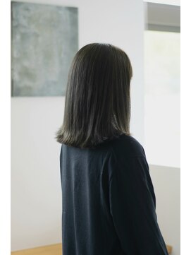 髪と生活美容室 大分本店 外ハネにアッシュグレー