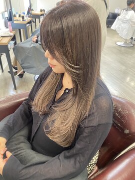 ライズ バイ レボ(RISE by REVO) 大人かわいい/レイヤーロング/グレーベージュ/前髪パーマ/我孫子