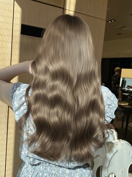 アマトウキョウスマートサロン(AMA TOKYO×Smart Salon) ヘーゼルベージュ　ブリーチなし　レイヤーカット　海外風