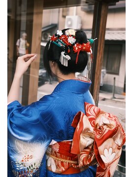 ニコニコ(niconico) 日本髪をイメージしたまとめ髪