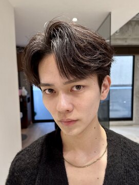 ファルベ(Farbe) フェザー/サーフカール/センターパート/波巻きツイスパ