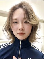 フイ(HUI)&nbsp;レイヤーボブミディアムハイトーンベージュカラー/natsuki 金山