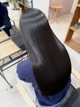 アウラヘアーサロン(aura hair salon)の写真/柔らかくしなやかに自然さを実現するダメージレスな髪質改善ストレートをぜひお試しください◎