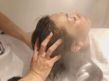 《疲れを癒す至福のヘッドスパが眠りを誘う》全席個室こだわりの詰まったリラックス空間