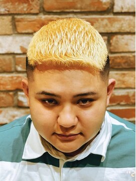 ヒロギンザバーバーショップ 丸の内店(HIRO GINZA BARBER SHOP) フェードカット×ハイトーンカラー【東京/丸の内/大手町】