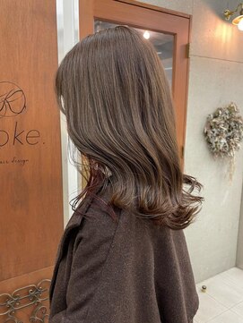 ヨーク(yoke.) アッシュベージュ×イヤリングカラーピンク