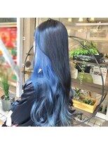 リリー 勝田台店(Lilly)&nbsp;〈Lilly勝田台 佐藤愛〉インナーカラー×ビビットブルー