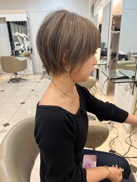 ヴィーヴォ 天六店(VIVO) 【VIVO】ハイトーン オリーブグレージュ ショートヘア