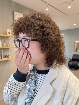 ナループロア ハチ(Nalu pu loa hachi) ハードパーマ/くるくるパーマ/スパイラルパーマ