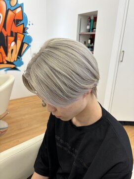 ビカム 名駅(become) ホワイトベージュ×センターパート