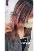ウルフカット×ピンク