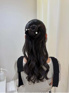 モカラ バイ レーコ(mokara by REKO) カチモリハーフアップ